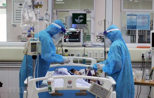 Nam nhân viên y tế xuất hiện nhiều triệu chứng hậu COVID-19 hơn nữ